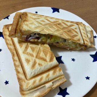 野菜たっぷり！挟むだけホットサンド